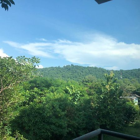 Emma Hotel Ban Phe Bagian luar foto