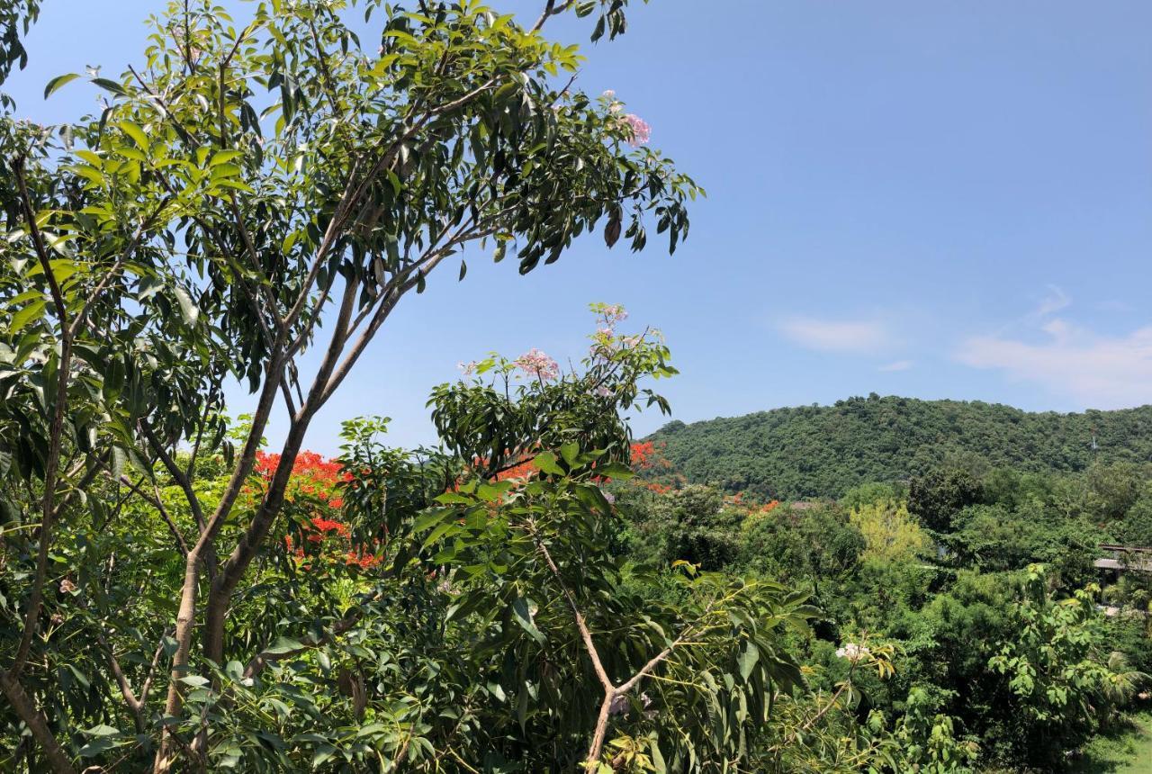 Emma Hotel Ban Phe Bagian luar foto