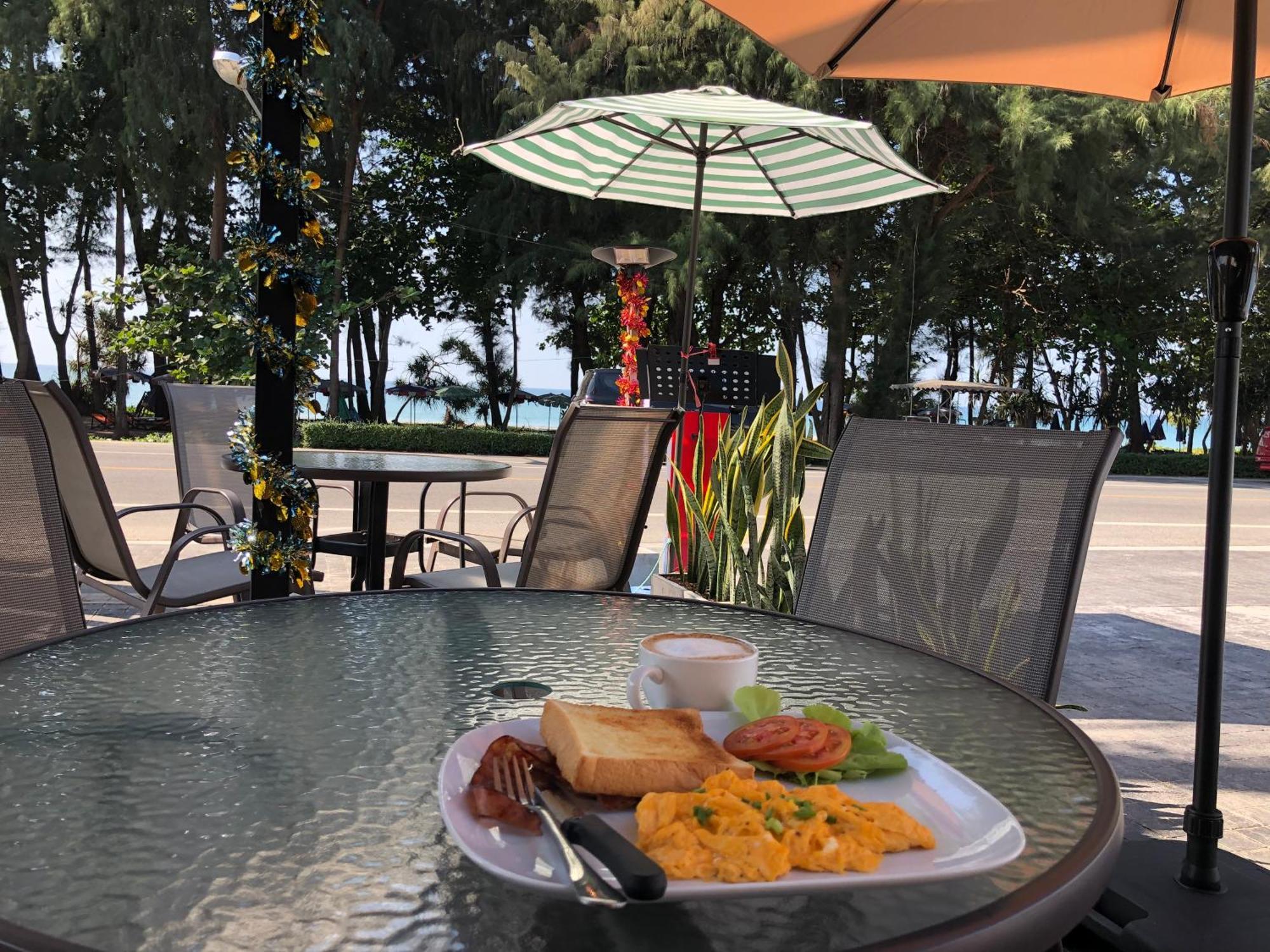 Emma Hotel Ban Phe Bagian luar foto