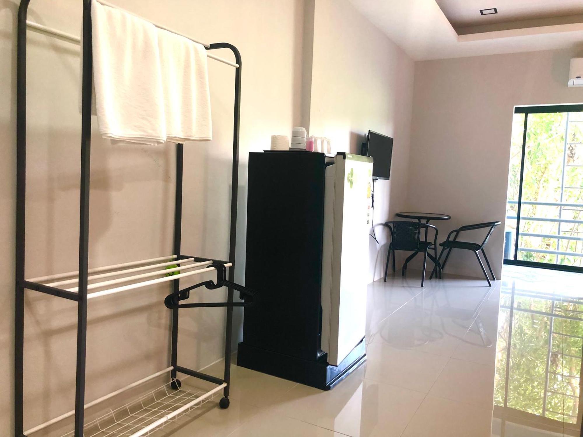 Emma Hotel Ban Phe Bagian luar foto